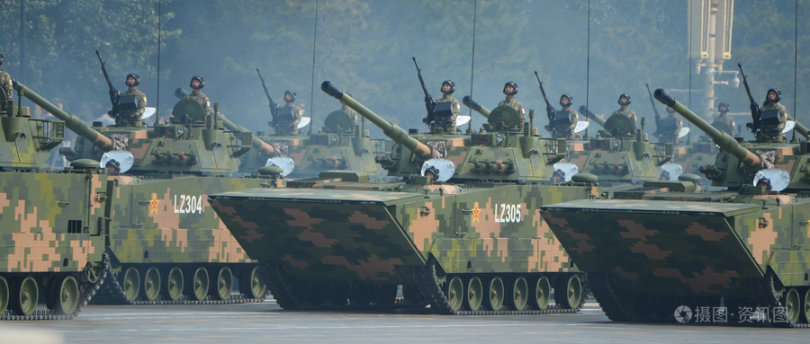 运油-20A以三种编组形式亮相阅兵场